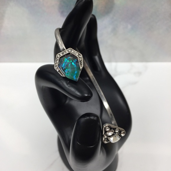 ⬇️$78 Fashion Antique Silver Statement Jewelry Set - Picture 7 of 7